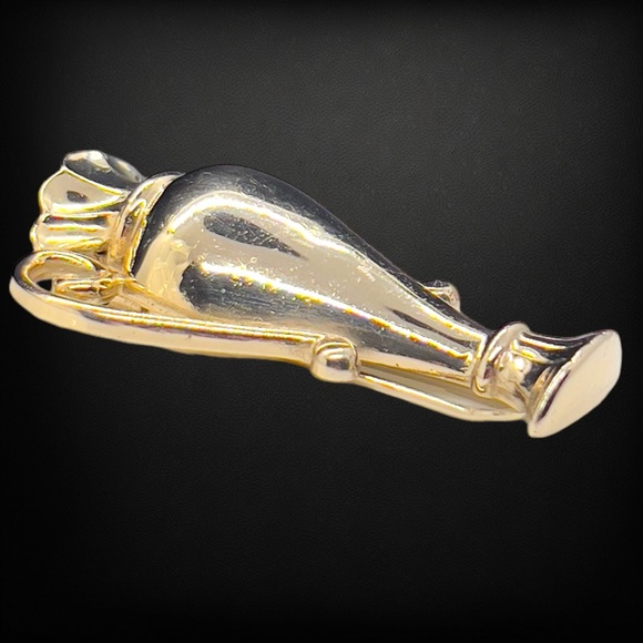 Vintage Signed 1940’s Monet Sterling Vermeil Urn Shaped Fur Clip - Picture 5 of 12